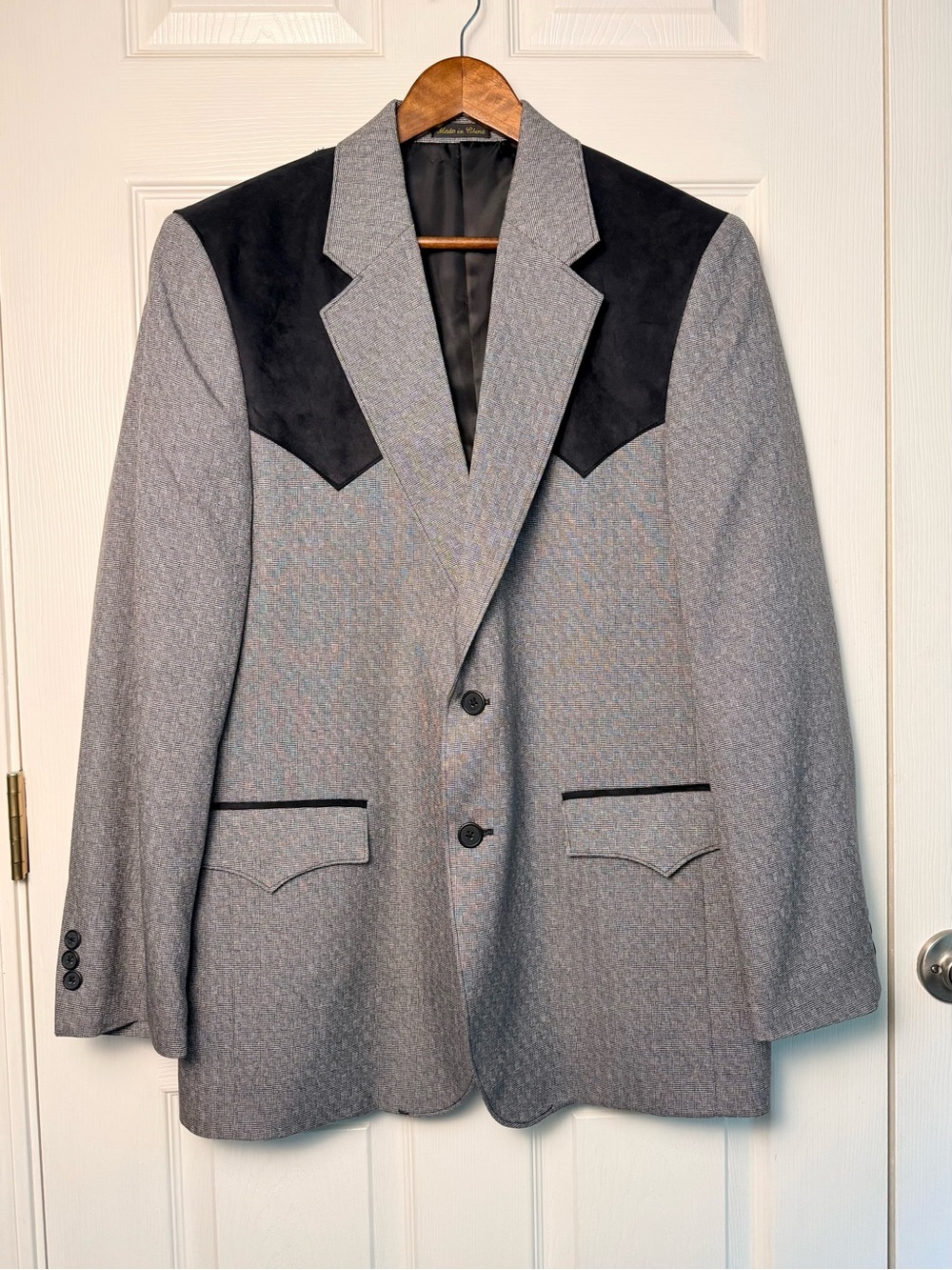 Men's Two-Tone Gray Sport Coat with Black Suede Yoke NWOT